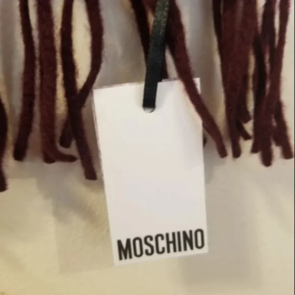 NWT Moschino Unisex Teddy Bear Scarf with fringe in Burgundy - Picture 5 of 6